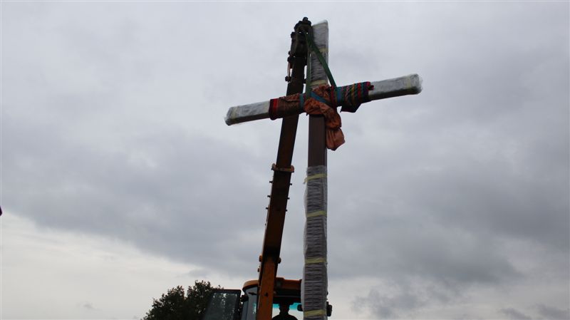 krzyz cmentarz 051